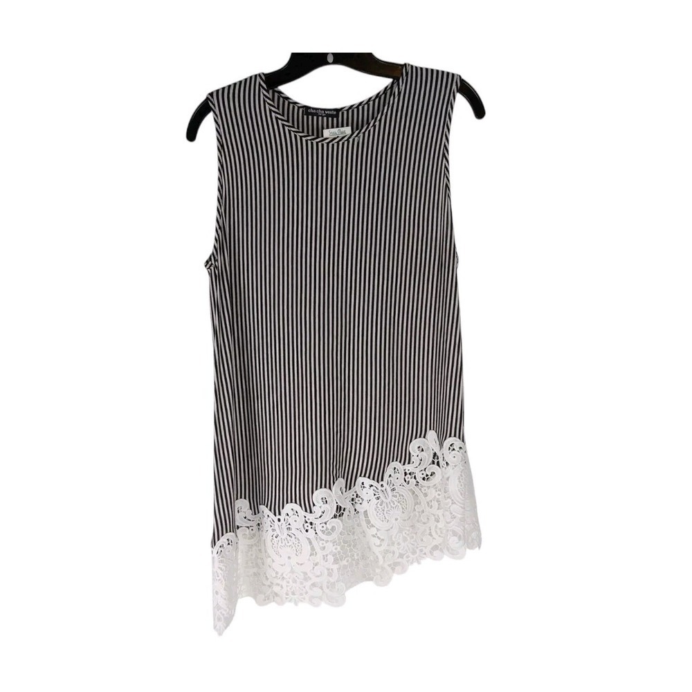 Cha Cha Venti Women's Black‎ White Asymmetrical  Stripes Embroidered  Top size L